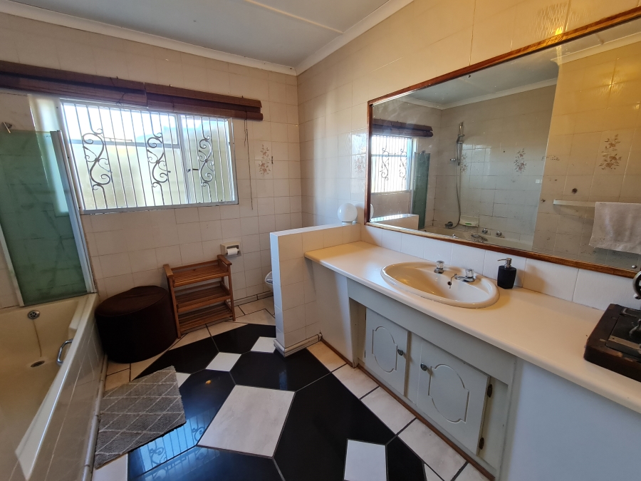 4 Bedroom Property for Sale in Aston Bay Eastern Cape
